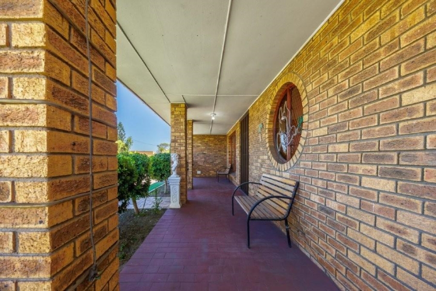 4 Bedroom Property for Sale in Soneike Western Cape